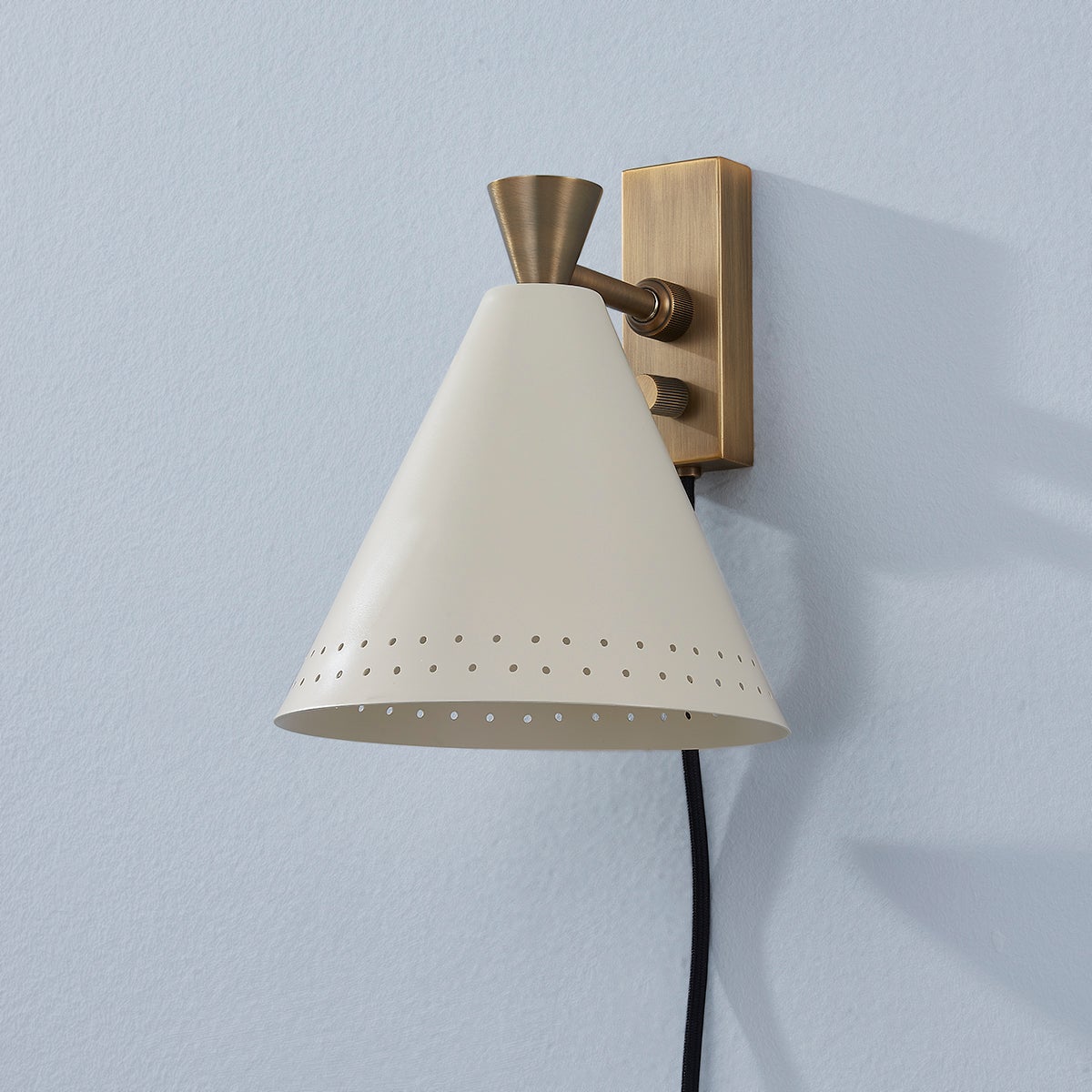 marvin plug-in sconce