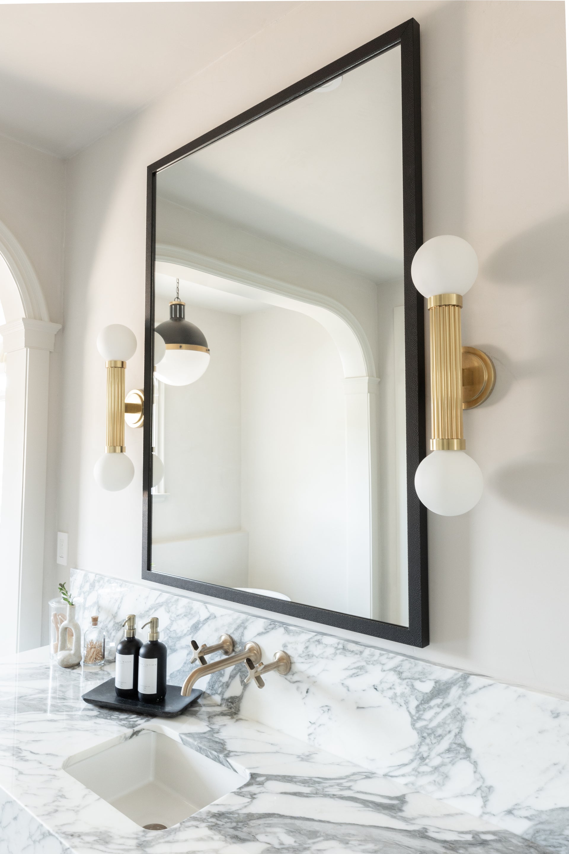reade wall sconce