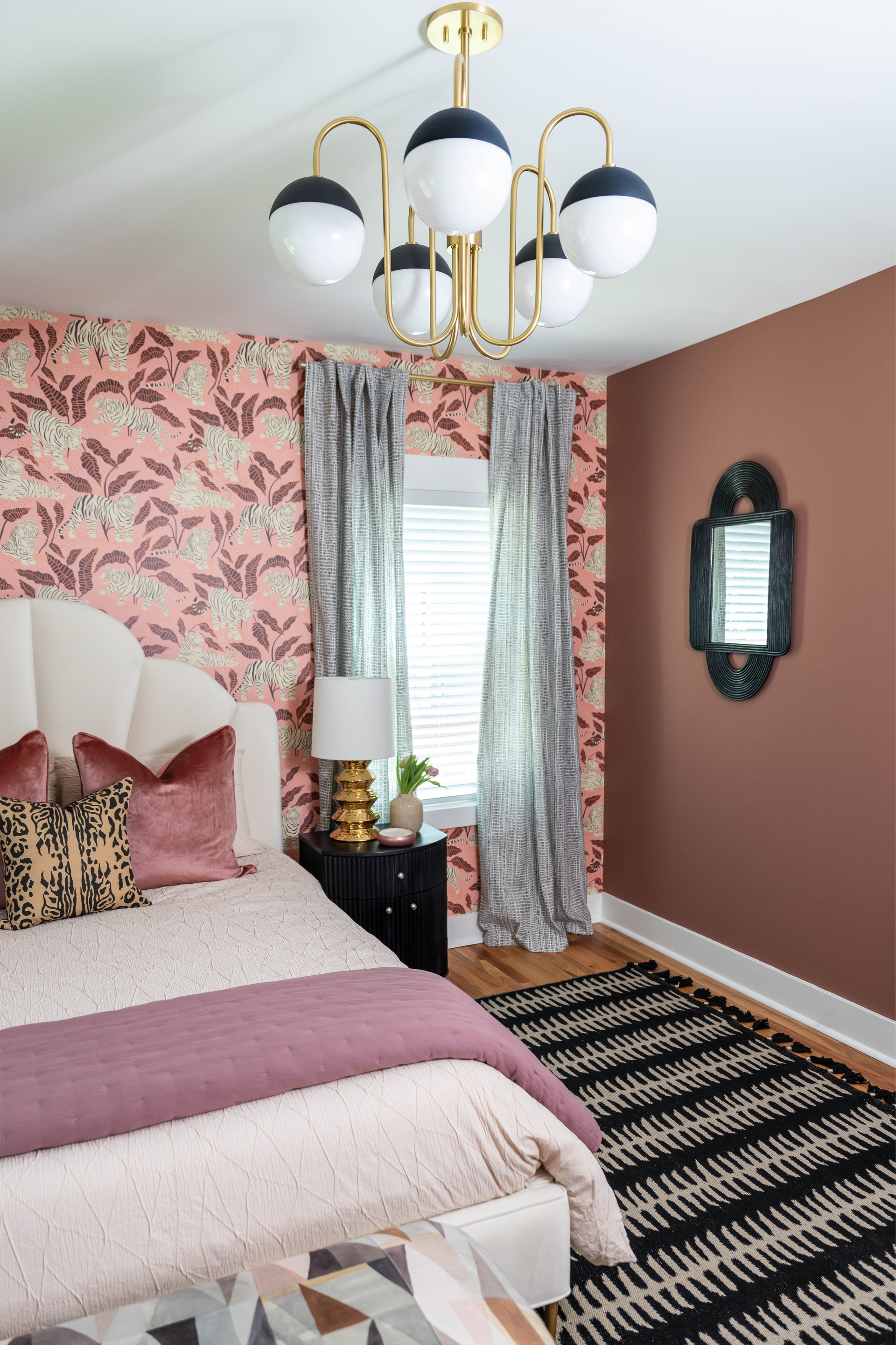 zoe table lamp