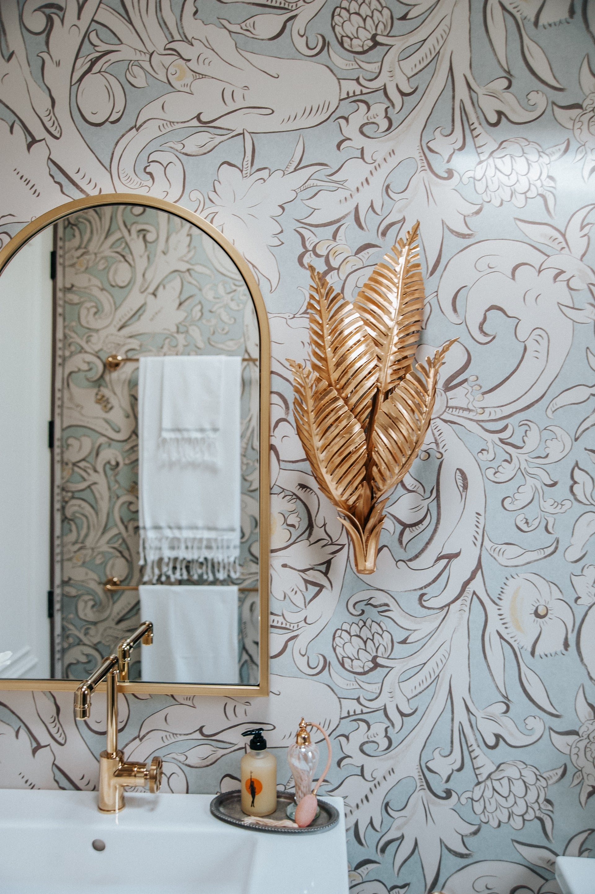 tropicale wall sconce