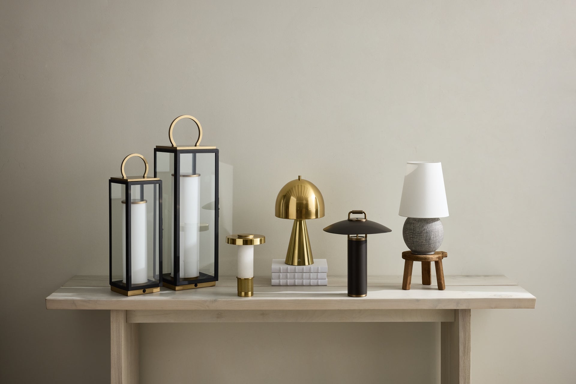 gareth exterior rechargeable table lamp