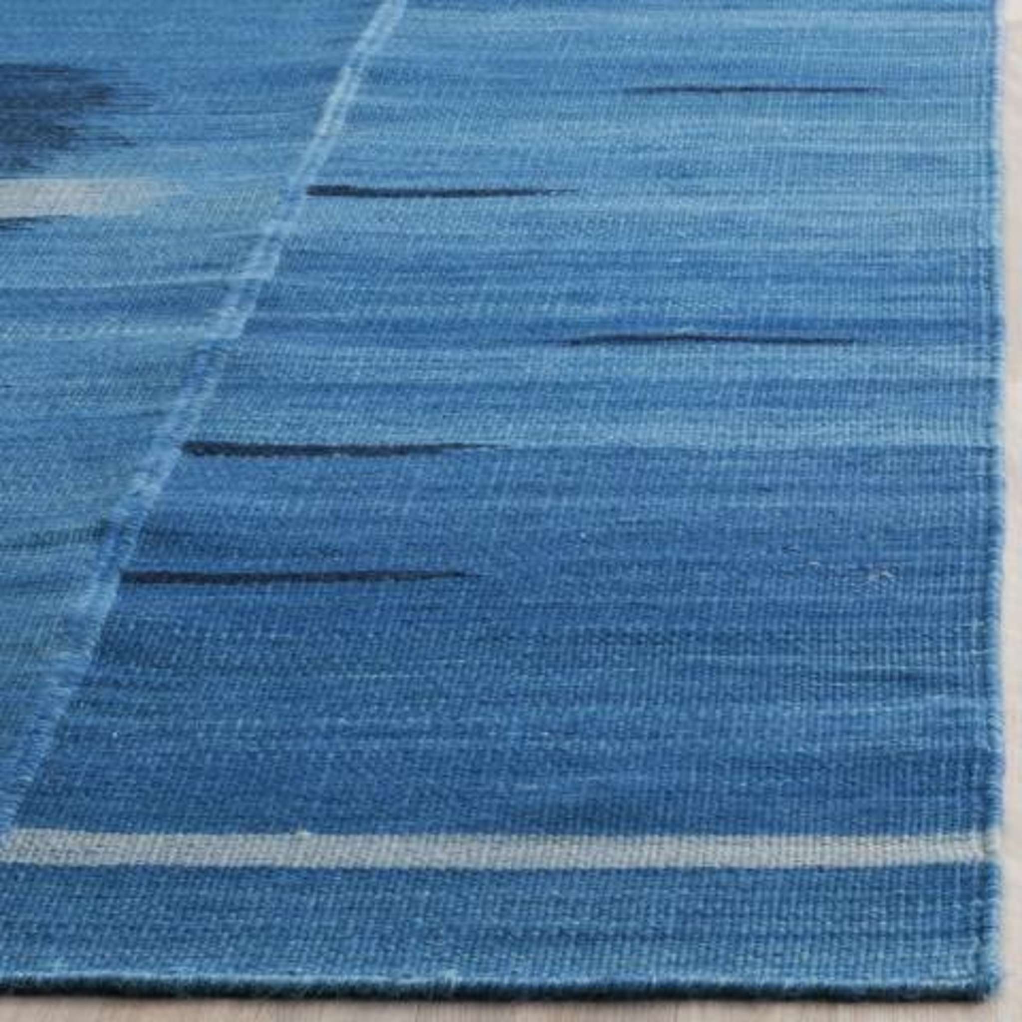 KILIM 810