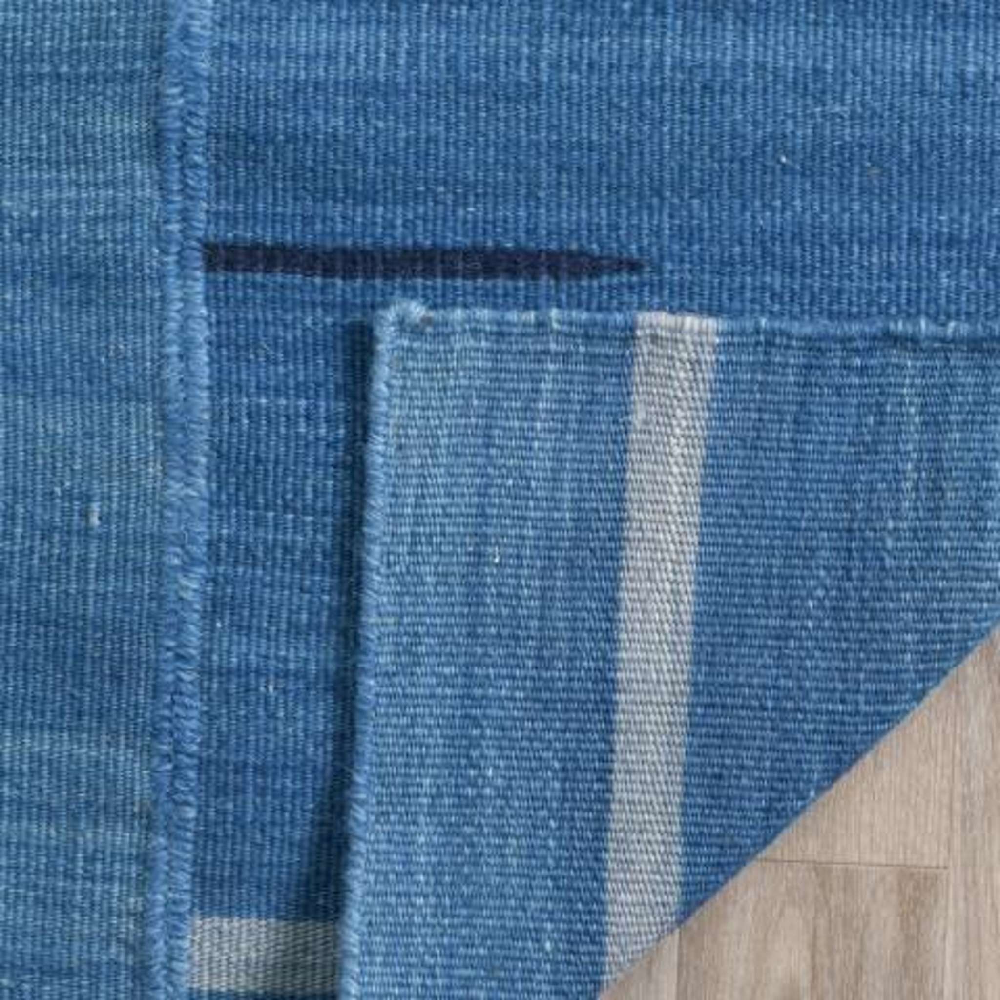 KILIM 810
