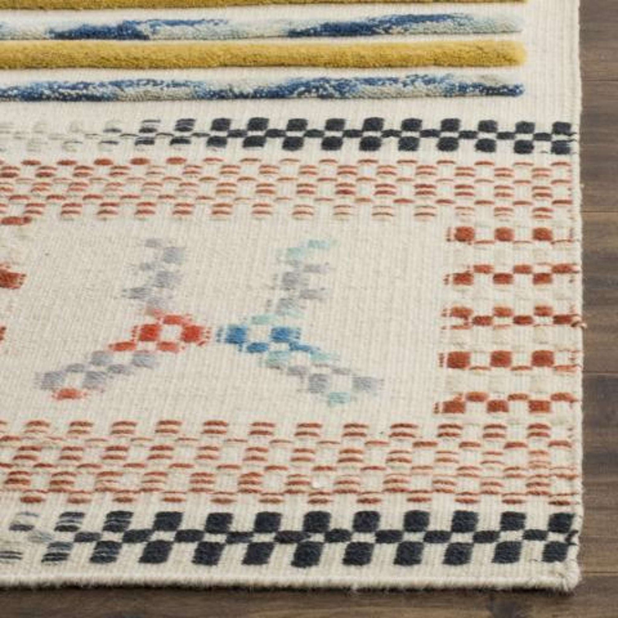 KILIM 824