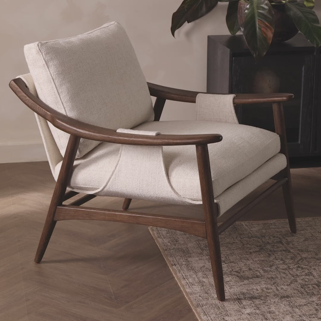 Load video: Omari Natural