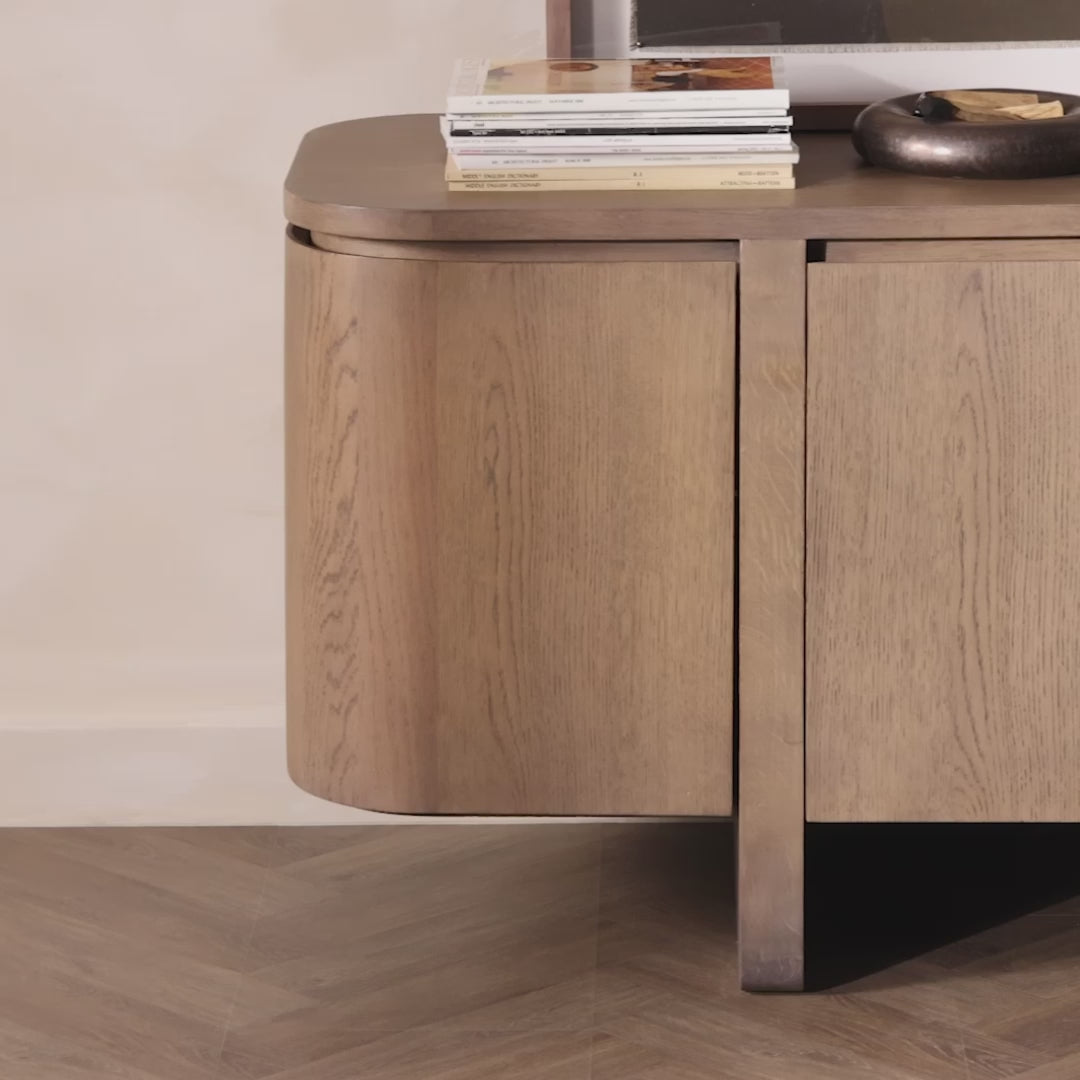 Load video: Elle Media Console