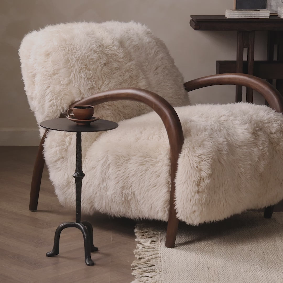 Load video: Champagne Mongolian Fur