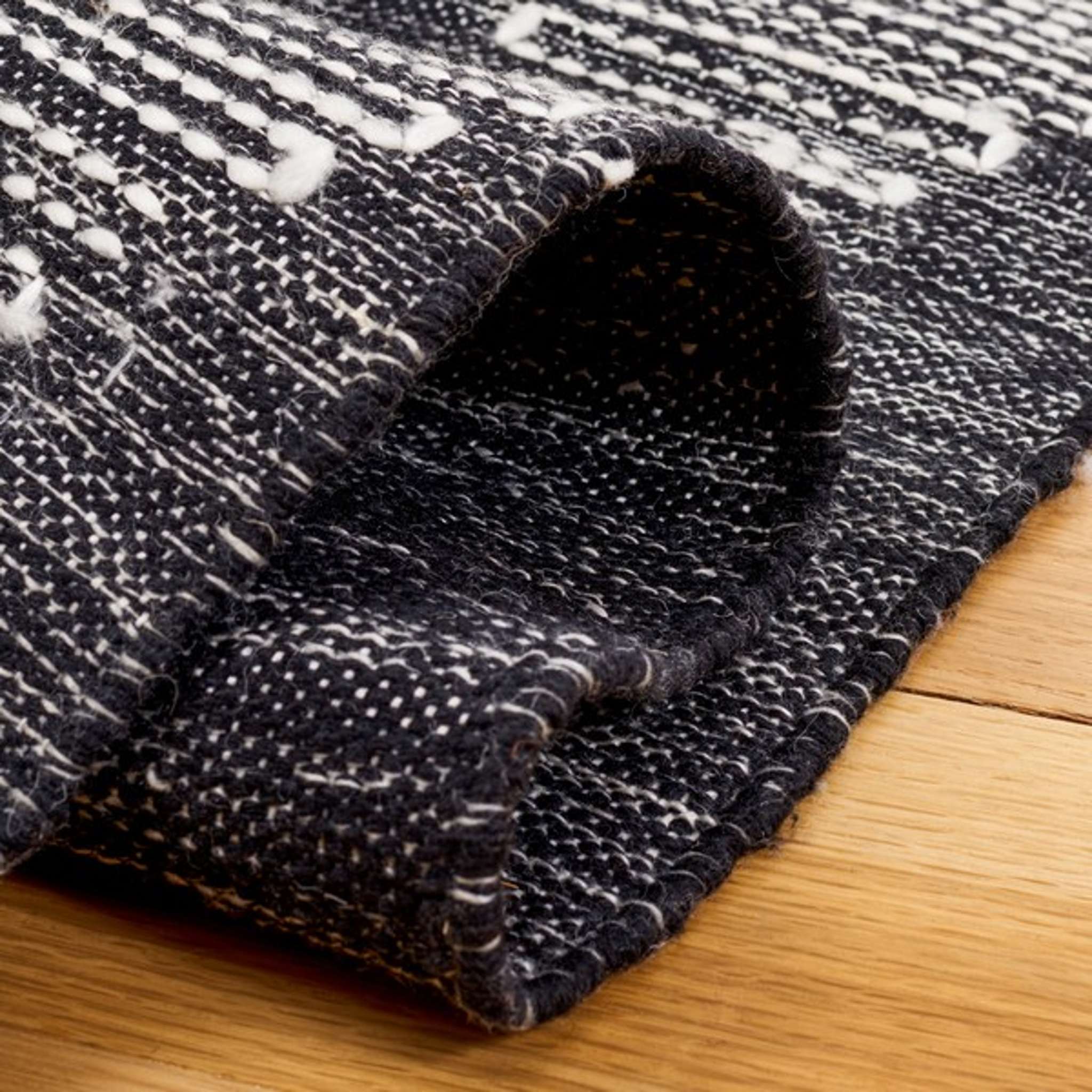KILIM 325